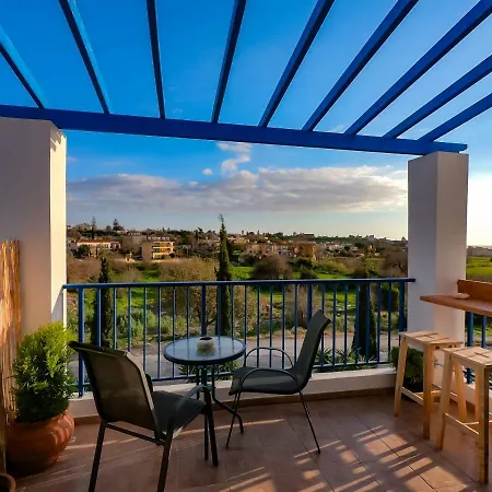 Ron's Pergola アパート *