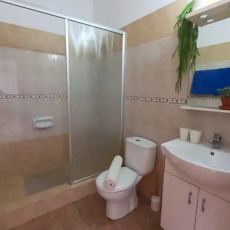 Ron's Pergola 아파트