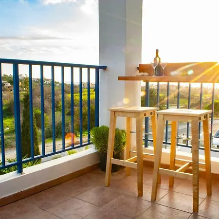 Ron's Pergola Apartament *